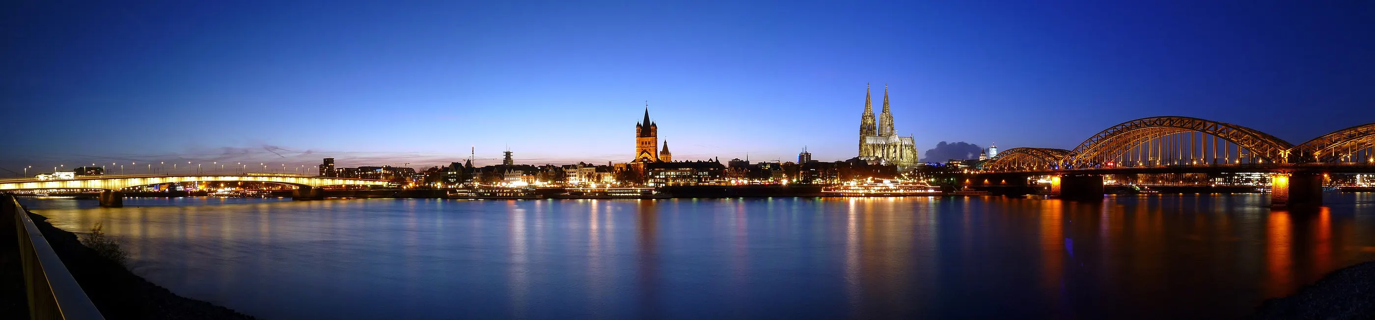 Kölner Dom und Rheinpanorama – Dom TT Bau mit Sitz in Köln-Brück
