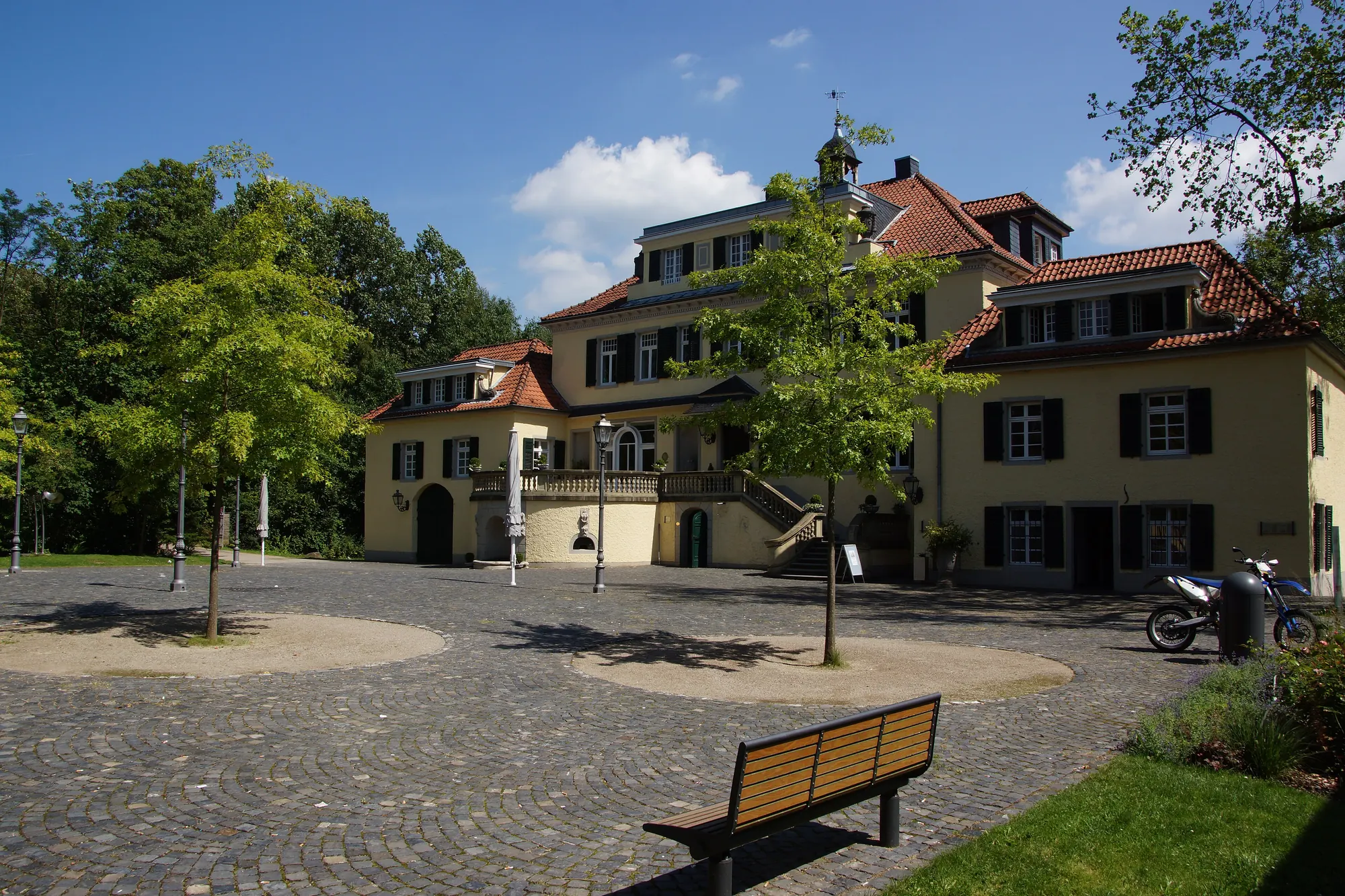 Schloss Eulenbroich in Rösrath – Einsatzgebiet der Dom TT Bau